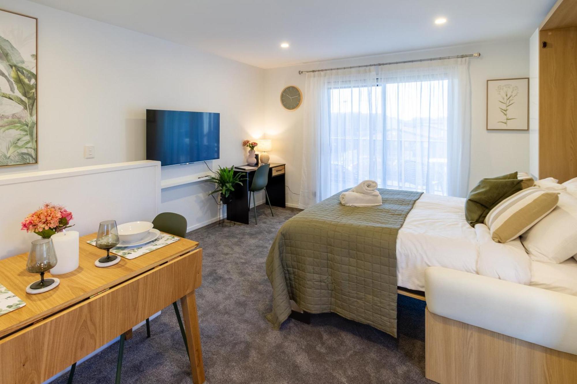 Luxury Studio With Balcony - Close To Supermarket Christchurch Exterior foto
